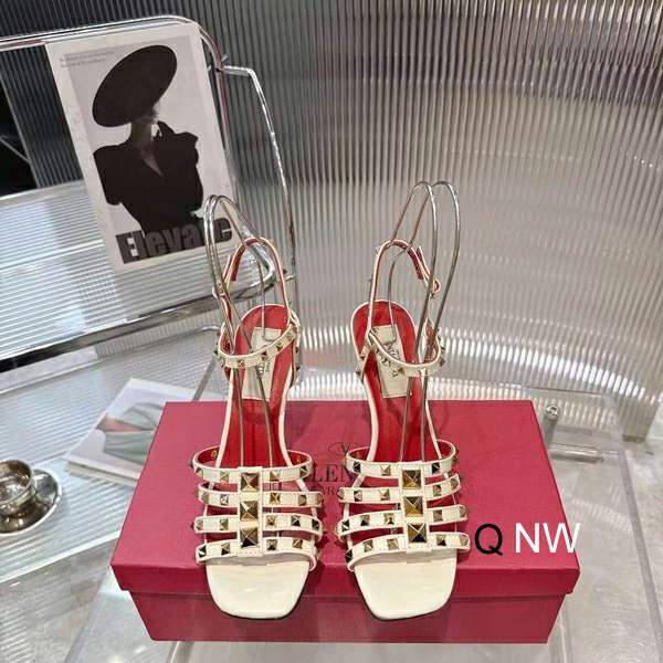Picture of Valentino Shoes _SKUValentinosz35-40NW040320340
